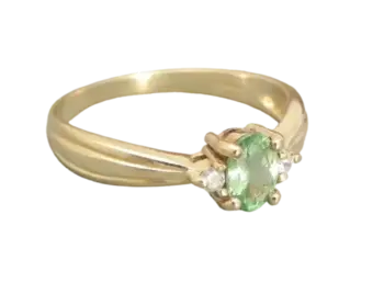 فواید و خواص سنگ هیدنیت  Hiddenite.